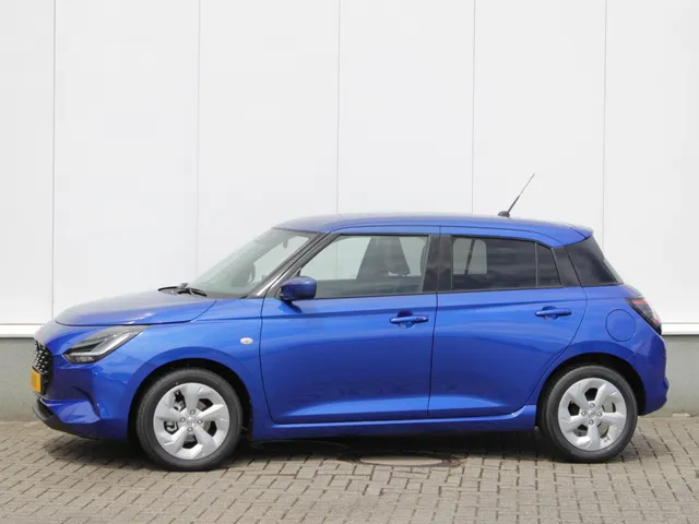 Suzuki Swift 1.2 Select Smart Hybrid | € 2200,- DEALERKORTING! | Snel Rijden!