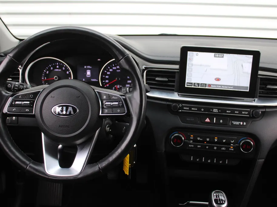 Kia Ceed 1.4 T-GDi DynamicPlusLine | 17 inch | Navi | Camera | Trekhaak | Stoel- Stuurverwarming |