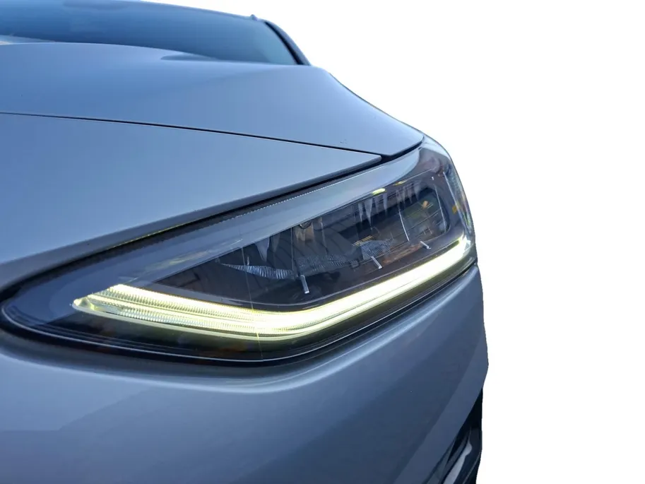 Ford Focus Wagon 1.0 EcoBoost Hybrid Titanium X | Dealeronderhouden | Stoel- stuur en voorruitverwarming | Navigatie