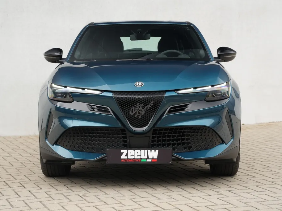 Alfa Romeo Junior Elettrica 54 kWh | Carplay | Clima | Cruise | LED | 18'