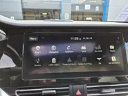 Kia e-Niro DynamicPlusLine 64 kWh | SOH 99,5 % | 3 Fase laden | 1e Eigenaar | Dealer onderhouden | Stoelverwarming | Schuif-/kanteldak | Fabrieksgarantie t/m 24-08-2029 + 3x 1 jaar |  NAP |
