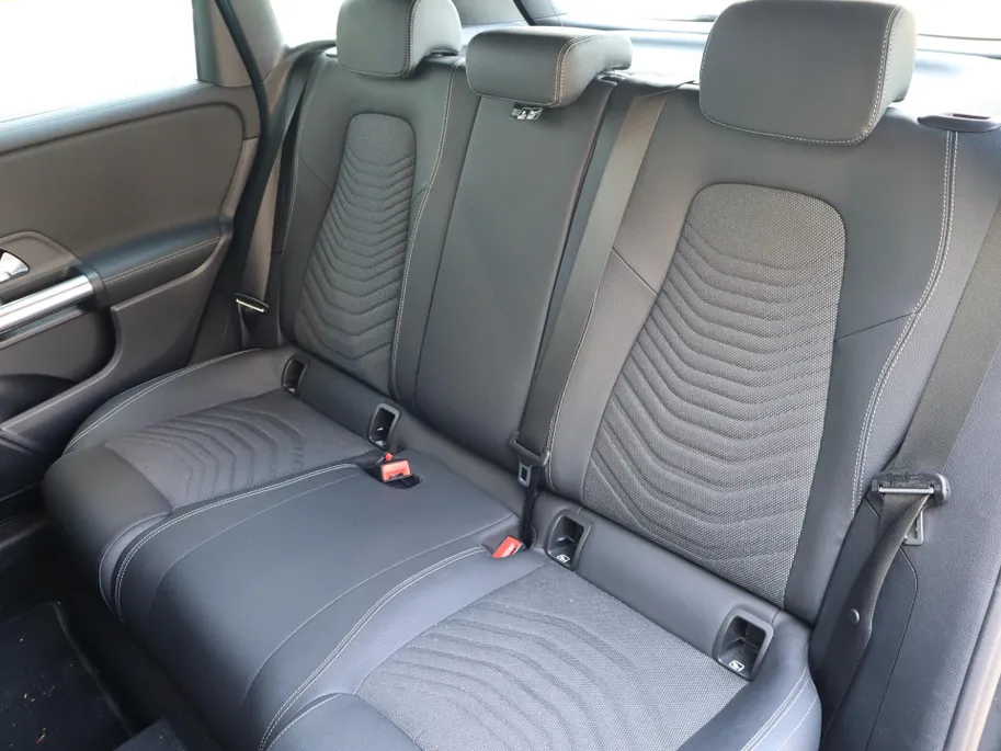 Mercedes-Benz B-Klasse 250 e Business Solution Luxury Line l Trekhaak l Stoelverwarming l Achteruitrij camera