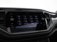 Volkswagen T-Roc 1.5 TSI 150pk DSG Sport · Panoramadak · Camera · Stoelverwarming · Elek. Achterklep · ACC · Dodehoeksensor ·