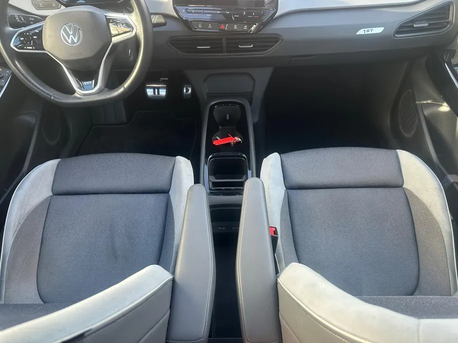 Volkswagen ID.3 First Max 58 kWh | Soh 93,6% | CarPlay | Camera | Stoel- & stuurverwarming | HUD |