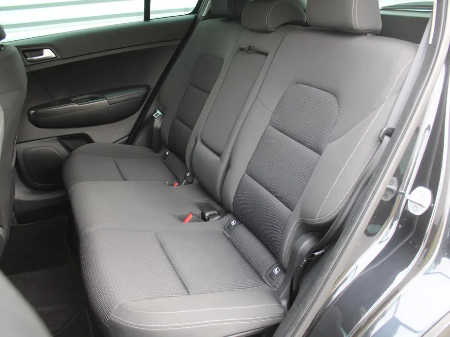 Kia Sportage 1.6 GDI First Edition | Trekhaak | 17' LM | Clima | Cruise | Navi | Camera | Parkeersensor achter |