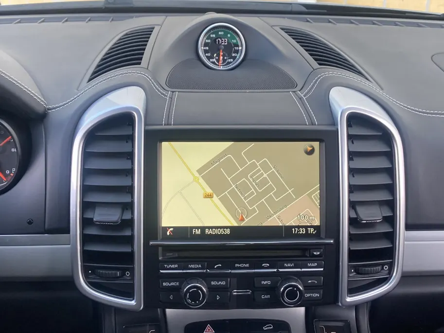 Porsche Cayenne 3.6 GTS 441 pk automaat Panoramadak - Alcantara Leder - Navigatie - Bose Audio - 21inch LM  - volledig onderhouden