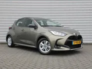 Mazda 2 Hybrid 1.5 Agile | Comfort pakket | Trekhaak | CarPlay | Camera | Stuur-/stoelverwarming | Cruise adapt. | 15' LM |