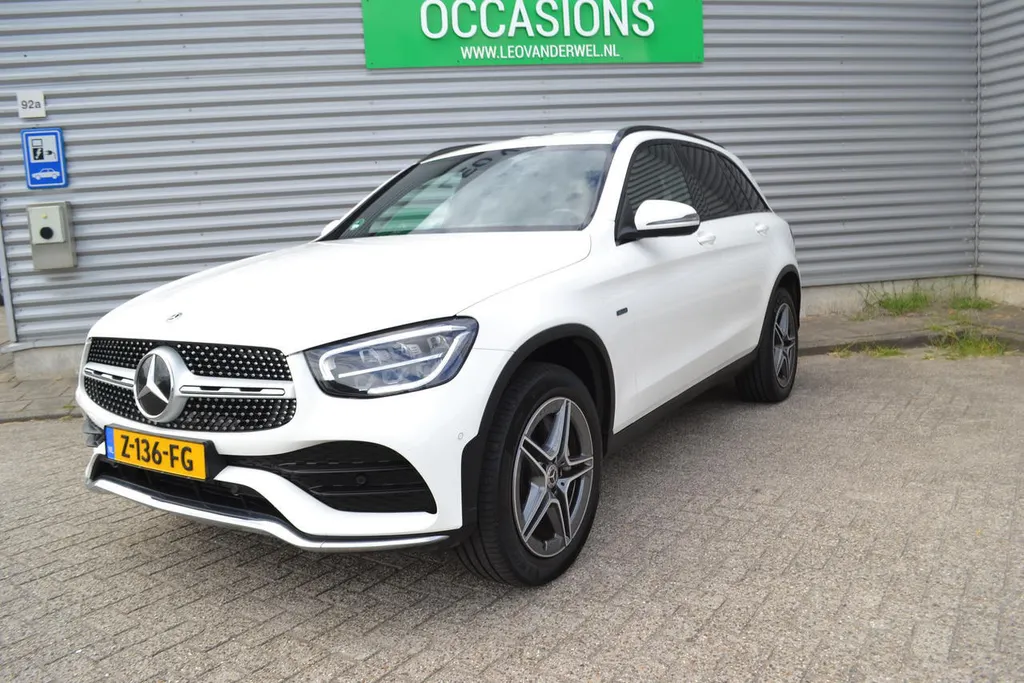 Mercedes-Benz GLC 300E AMG LINE 4MATIC|BURMESTER|NAVI|TREKHAAK