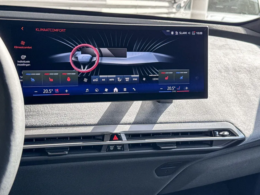 BMW iX xDrive45 101 kWh