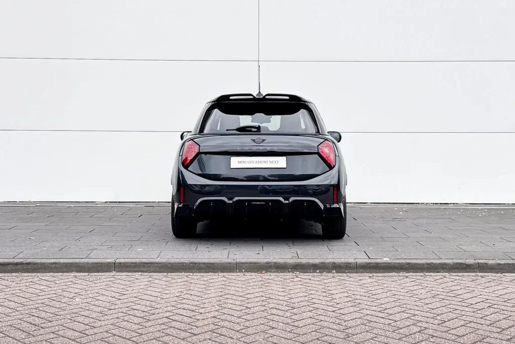 MINI Cooper 5-deurs 1.5 Cooper C John Cooper Works XL