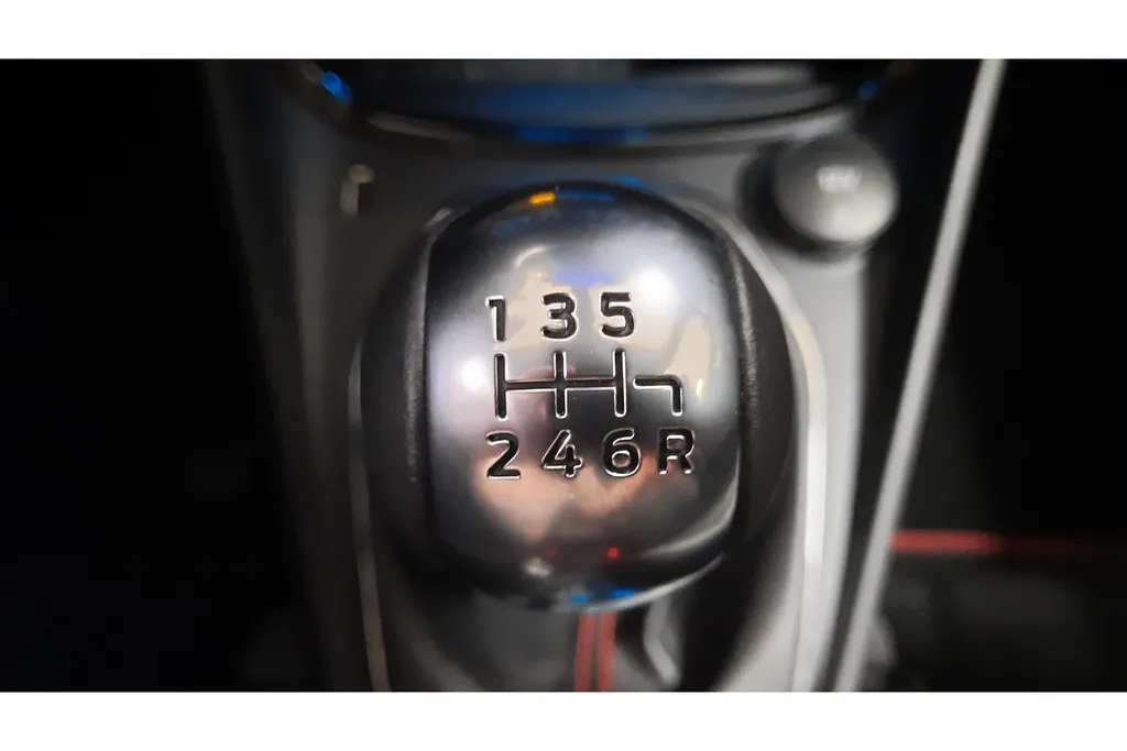 Ford Puma 1.0 EcoBoost 125PK Hybrid ST-Line X | Keyless | DAB+ | Grootlichtassistent | NL Auto |