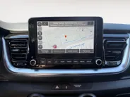Kia Stonic 1.0 T-GDi MHEV DynamicLine | Automaat | Cruise Control | Climate Control | Camera | Navigatie | LM Velgen |