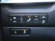 Kia e-Niro ExecutiveLine 64 kWh | Trekhaak | Stuur-/stoelverwarming + ventilatie | Leer | 17' LM | Cruise adapt. | Dodehoek detectie | LED | JBL audio |