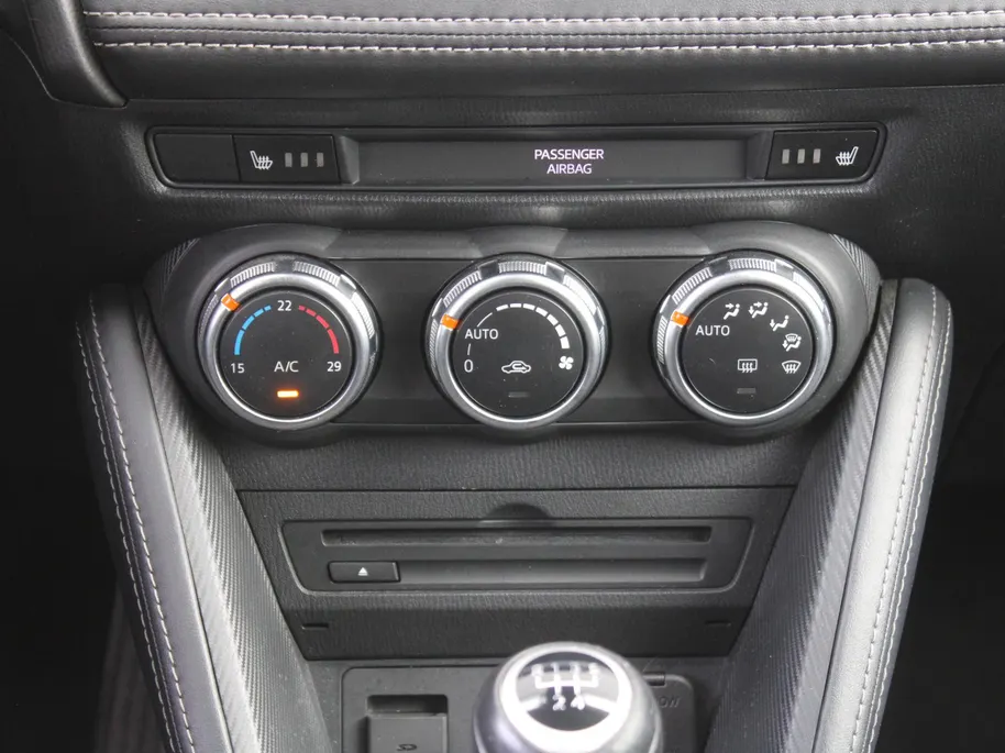 Mazda 2 1.5 Skyactiv-G GT-M | Trekhaak | Camera | Stoelverwarming | 16' LM | Navi | Cruise | Clima | Dodehoek detectie | LED | HUD |