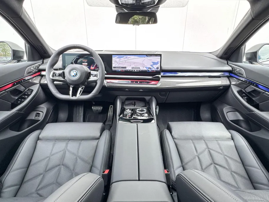 BMW 5 Serie Touring 550e xDrive