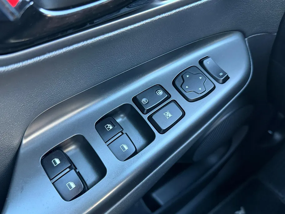 Hyundai Kona 1.6 GDI HEV Premium 105PK AUTOMAAT | Navigatie | Trekhaak| Two Tone| Climate Control| Stuur verwarming| Stoel verwarming|