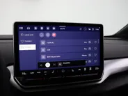 Volkswagen ID.4 Limited Edition 58 kWh accu 190 PK · Achteruitrijcamera · Draadloze telefoonlader · Trekhaak, elektrisch uitklapbaar · Voorraad OUTLET · Prijs is inclusief inruilpremie ·