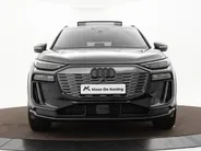 Audi Q6 e-tron S edition performance 100 kWh 306pk · SOH 97,9% · Panoramadak · 360 Camera · Inklap. Trekhaak · Luchtvering · B&O Sound · Head-Up Display · Garantie t/m 15-03-2031 of 100.000km