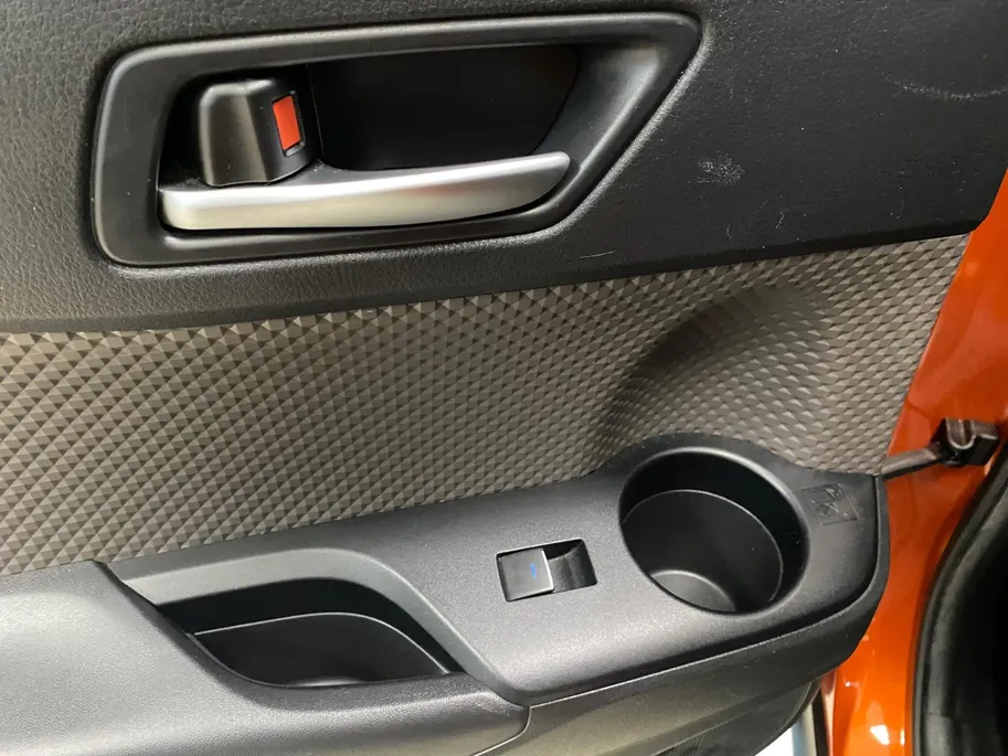 Toyota C-HR 2.0 Hybrid Launch Edition | DEALER ONDERHOUDEN |
