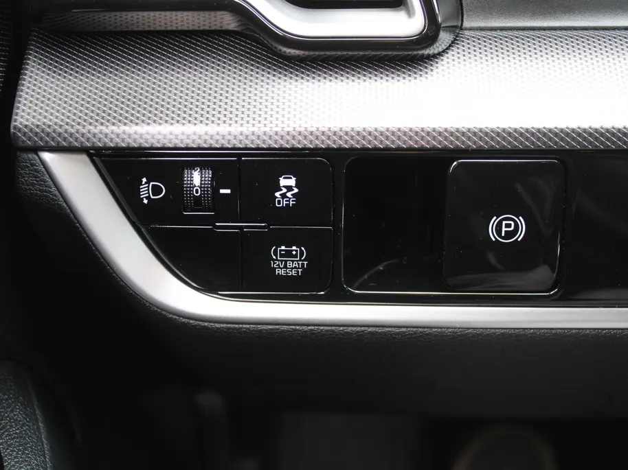 Kia Sportage 1.6 T-GDi Hybrid DynamicLine | Camera | Cruise adapt. | Navi | 17' LM | Clima v+a | LED | Apple Carplay/Android Auto |