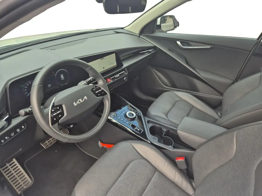 Kia Niro 1.6 GDi Hybrid ExecutiveLine | Climate Control | Cruise Control | All-Season Banden | Navigatie | Camera | Stoelverwarming | Stuuverwarming | Stoelventilatie | Trekhaak |