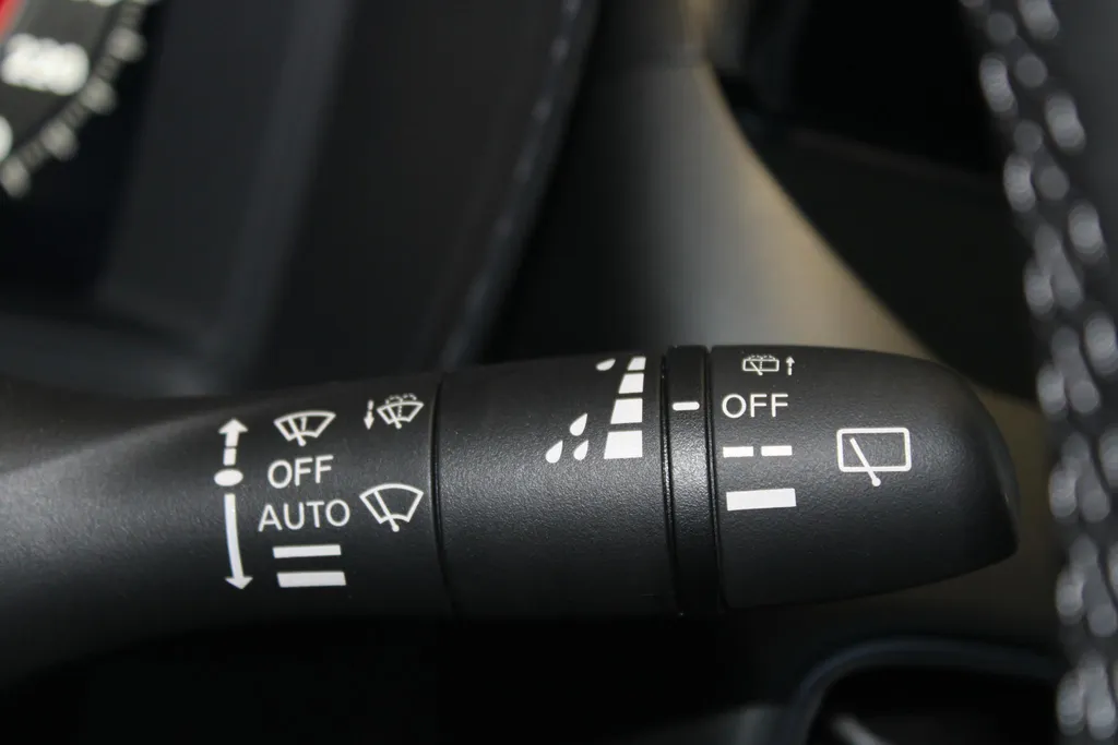 Nissan Juke 1.6 Hybrid N-Connecta | stuurverwarming | Stoelverwarming | Automaat | Achteruitrijcamera | Pdc voor en achter | Cruise controle | Climate Controle | LM wielen | Navigatie | Apple carplay & Android auto |