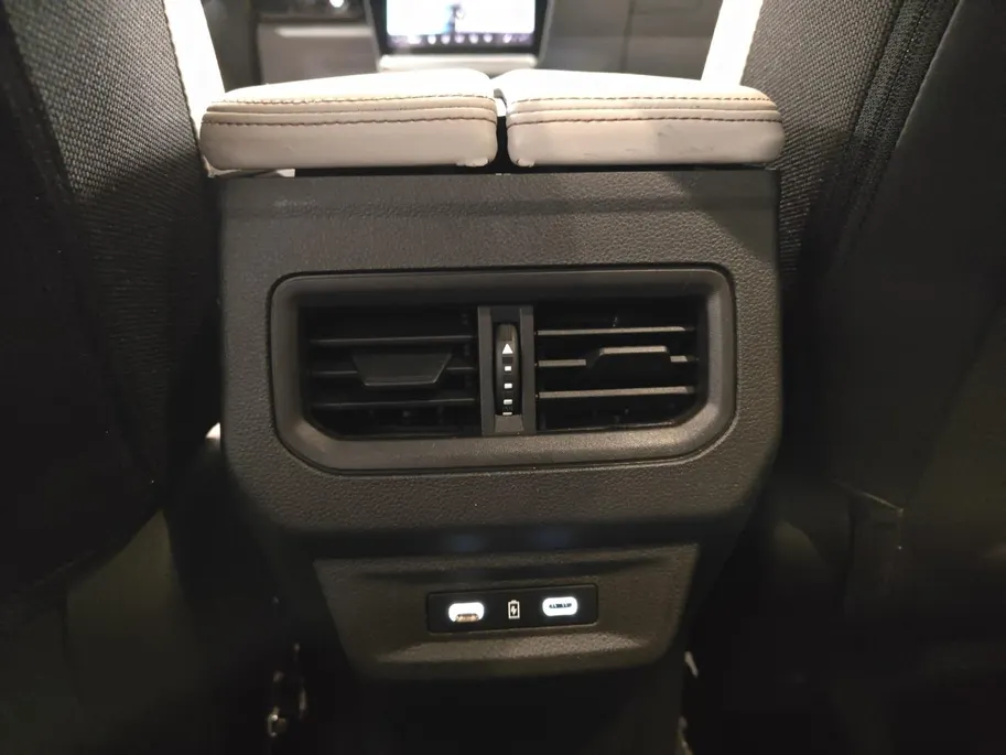 Renault Espace E-Tech full hybrid 200 iconic 7p. AUTOMAAT NAVI AIRCO 360CAMERA LEER EL. STOELEN STOEL+STUUR VERWARMING 4CONTROL ADVANCE DRIVESYSTEM ETC. DIKSTE UITVOERING DEALER ONDERHOUDEN