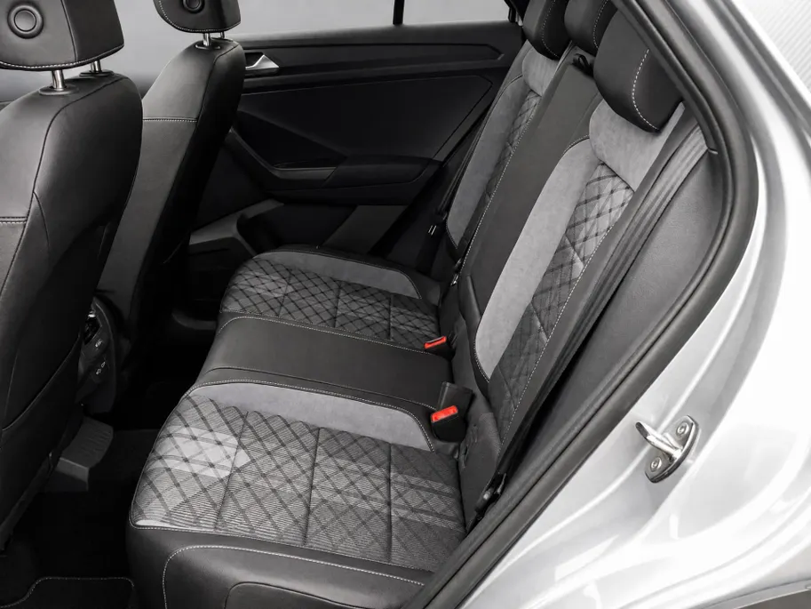 Volkswagen T-Roc 1.5eTsi/150PK DSG R-Line Black Style · Panoramadak · Camera + Parkeersensoren · Apple/Android Car Play · Garantie t/m 18-06-2027