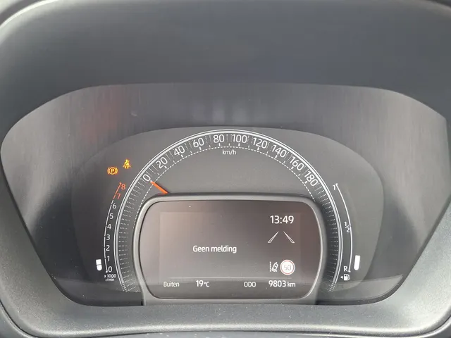 Toyota Aygo X 1.0 VVT-i MT Play AIRCO | CRUISE | NL-auto | rijklaarprijs !!