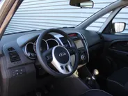 Kia Venga 1.6 CVVT 20th Anniversary | Airco | Navi | Cruise | Camera | 16' LM | All season banden | Dealeronderhouden |