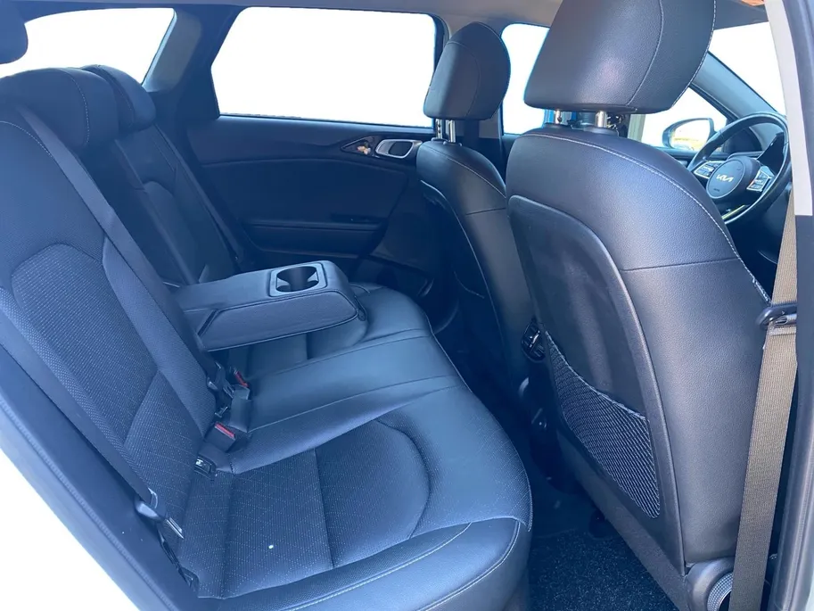 Kia Ceed Sportswagon 1.6 GDI PHEV ExecutiveLine Automaat | Navi | Clima | Camera | Stoelventilatie | Stoel-/Stuurverwarming | Leder & Memory Seats