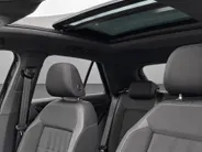 Volkswagen T-Roc 1.5TSI/150PK R-Line Black Style · Panoramadak · Apple/Android Car Play · BEATS audio · Camera