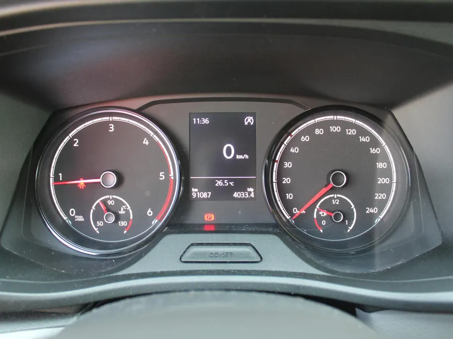 Volkswagen Transporter 2.0 TDI L2H1 28 Comfortline | 3-zits | Airco | Cruise | PDC | Apple Carplay | Android Auto | Volledig betimmerd |