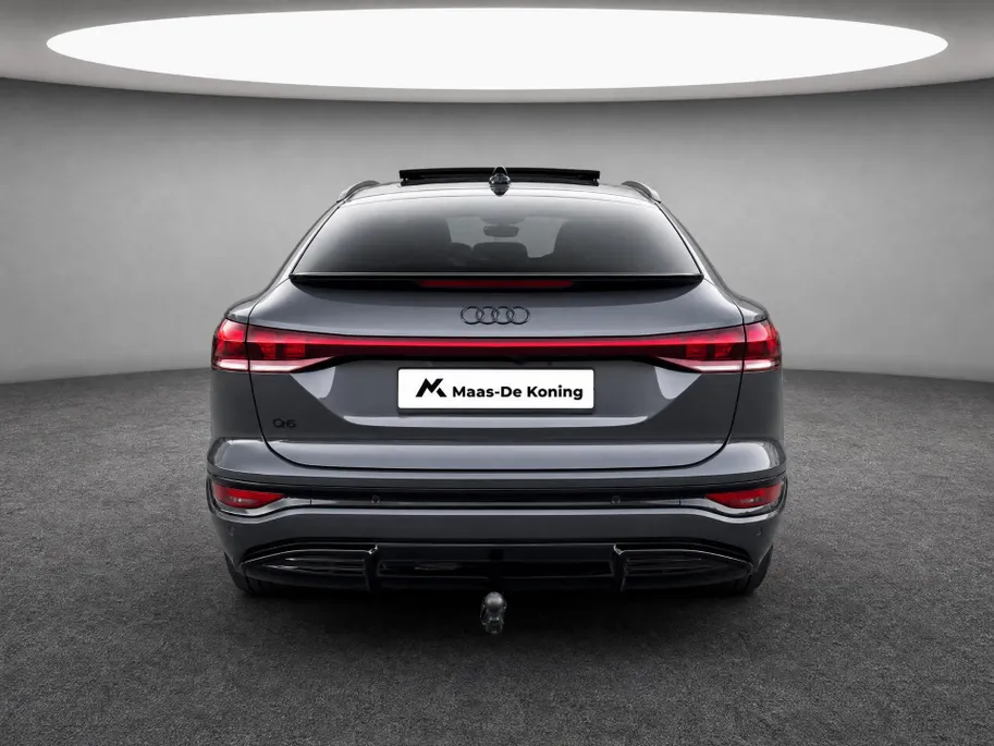 Audi Q6 e-tron Sportback S edition 306pk performance 100 kWh · Panoramadak · Luchtvering · Trekhaak · Bang & Olufsen · 360 Camera · Warmtepomp · Head-Up · Elek. Voorstoelen · 21'' Inch · 24-11-2030 of 100.000km