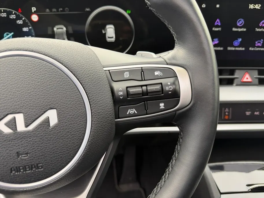 Kia Sportage 1.6 T-GDi PHEV DynamicPlusLine Schuifkantel dak | Stoel & stuur verwarming | Apple CarPlay & Android Auto | Fabrieksgarantie t/m 6-2032 | NAP