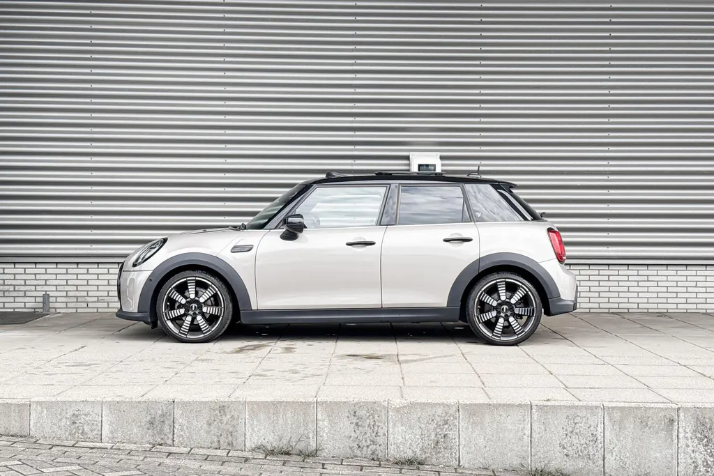 MINI Cooper 5-deurs 1.5 Cooper MINI Yours