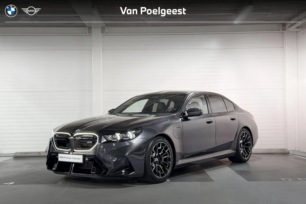 BMW M5 Sedan M5