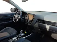 Mitsubishi Outlander 2.4 PHEV Pure Apple Carplay/Android Auto , electronic climate controle , cruise control , kunstlederen bekleding , lichtmetalen velgen 16' , voorstoelen verwarmd