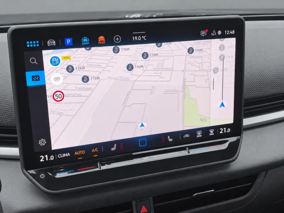 Volkswagen T-Roc 1.5 eTSI 150pk DSG R-Line First Edition · Camera · Apple/Android Car Play · Elek. Achterklep · Matrix LED · Stoel-& Stuurverwarming · 18'' Inch ·