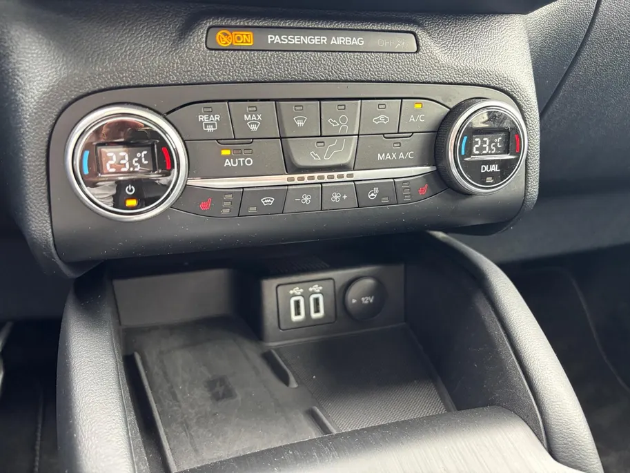 Ford Kuga 2.5 PHEV Vignale | Elektr. Panoramadak | Elektr. Trekhaak | Winterpack | Adapt. Cruise Control | HUD | 20' inch velgen |
