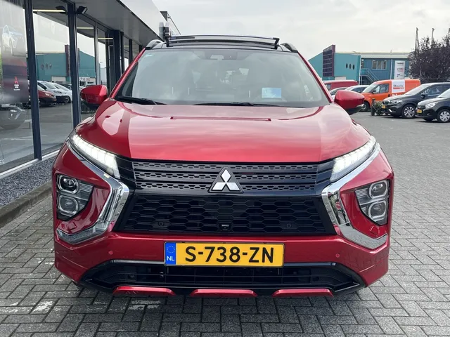 Mitsubishi Eclipse Cross 2.4 PHEV Instyle+ | Panoramadak | Trekhaak | All Seasons