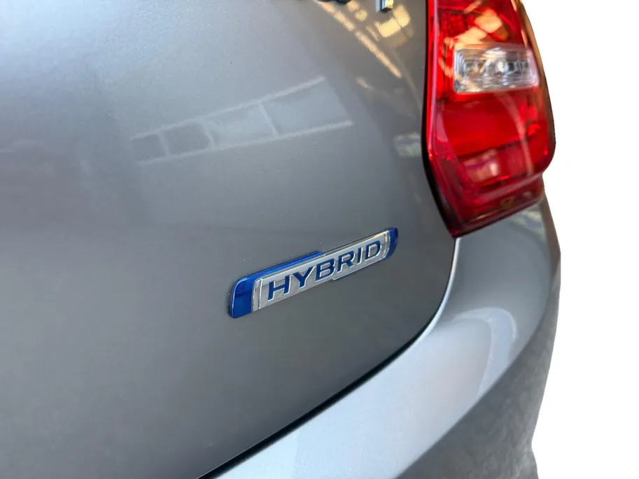 Suzuki Swift 1.2 Style Smart Hybrid | NL Auto | Volledige Historie | Achteruitrijcamera | Stoelverwarming | Dodehoek Detectie | Navigatiesysteem |