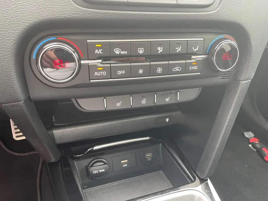 Kia Ceed Sportswagon 1.0 T-GDi ExecutiveLine | Navigatie| Climate Control| Cruise Control| Stoel verwarming| Stuur verwarming| Camera| elec. stoel met geheugen| JBL speakers| Schuif en kanteldak!