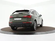 Audi Q5 Sportback 50 TFSIe 299pk S edition Competition · Camera · Inklap. Trekhaak · Matrix LED · Dodehoeksensor · Stuur- & Stoelverwarming · Elektrische stoelverstelling · Apple/Android Car Play · Garantie t/m 24-06-2030 of 100.000km