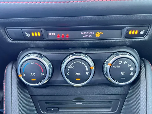 Mazda 2 1.5 Skyactiv-G GT-M NAVIGATIE | PARKEER SENSOREN | CLIMATE CONTROLE | STOELVERWARMING |