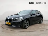 BMW 1 Serie Limousine 118i Sport Line Apple/Android draadloos | Automaat | Climate Con