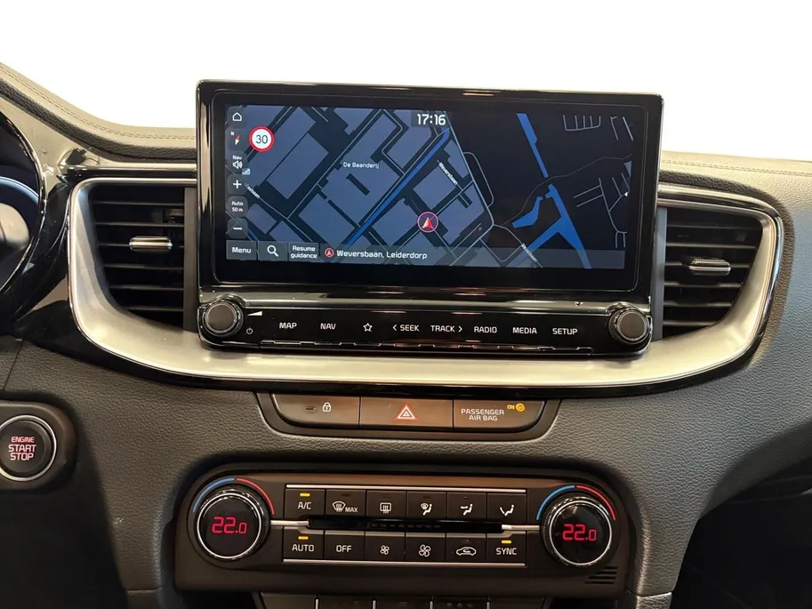 Kia Ceed 1.0 T-GDi DynamicPlusLine | Stoel/Stuurverwarming | Half Leder | Keyless Entry | Navigatie | Apple/Android Carplay |
