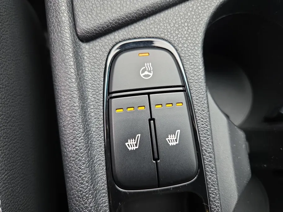 Kia Niro 1.6i PHEV DynamicPlusLine Automaat | Climate & (adaptieve) cruise control | Stoelverwarming | SOH 99,9% | Dodehoek Detectie | Carplay & Android Auto | Camera | Navigatie | 12 Maanden BOVAG Garantie | NAP
