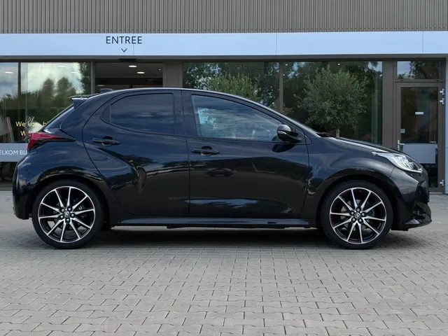 Toyota Yaris 1.5 Hybrid GR Sport | Stoelverwarming | Camera | Carplay |