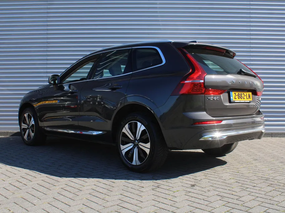 Volvo XC60 2.0 T6 Plug-in hybrid AWD Essential Edition Bright | Leer | Schuifdak | Elek. stoelverstelling | 19' LM | Dodehoek detectie | LED | Zeer nette auto |